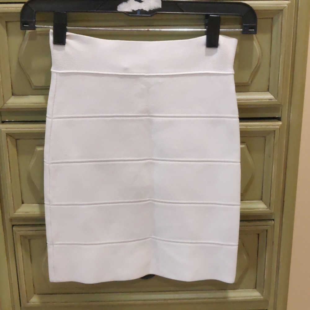 White Super Stretch Fitted Knit Skirt